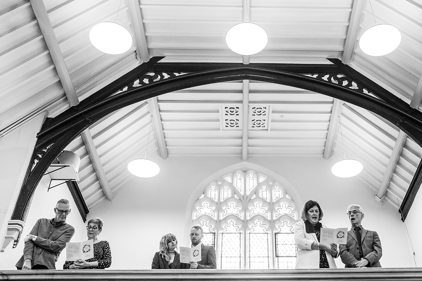 wedding guests in Methodist Church in Beckenham by Beckenham Wedding photographer