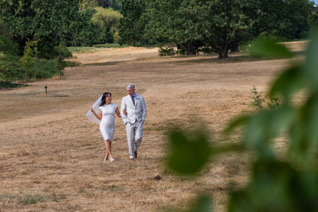 couple strolling at Morden Park 